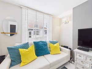 Living Area- click for photo gallery